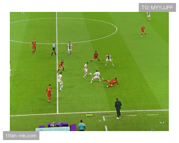 穆西亚拉:球场艺术家的战术角色与比赛表现解析 穆西亚拉:球场艺术家的战术角色与比赛表现解析