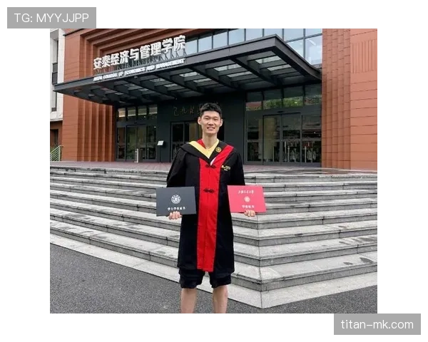 胡金秋家里冰箱贴全是训练计划，连饮料都按卡路里贴标签